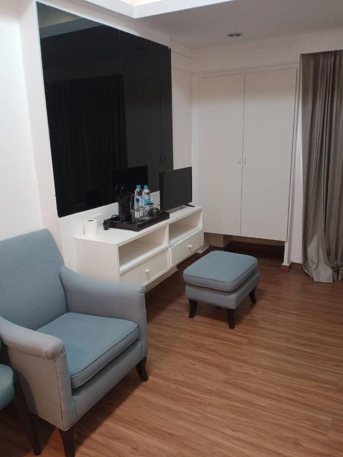 Royal Garden Home Hotel Bangkok Luaran gambar