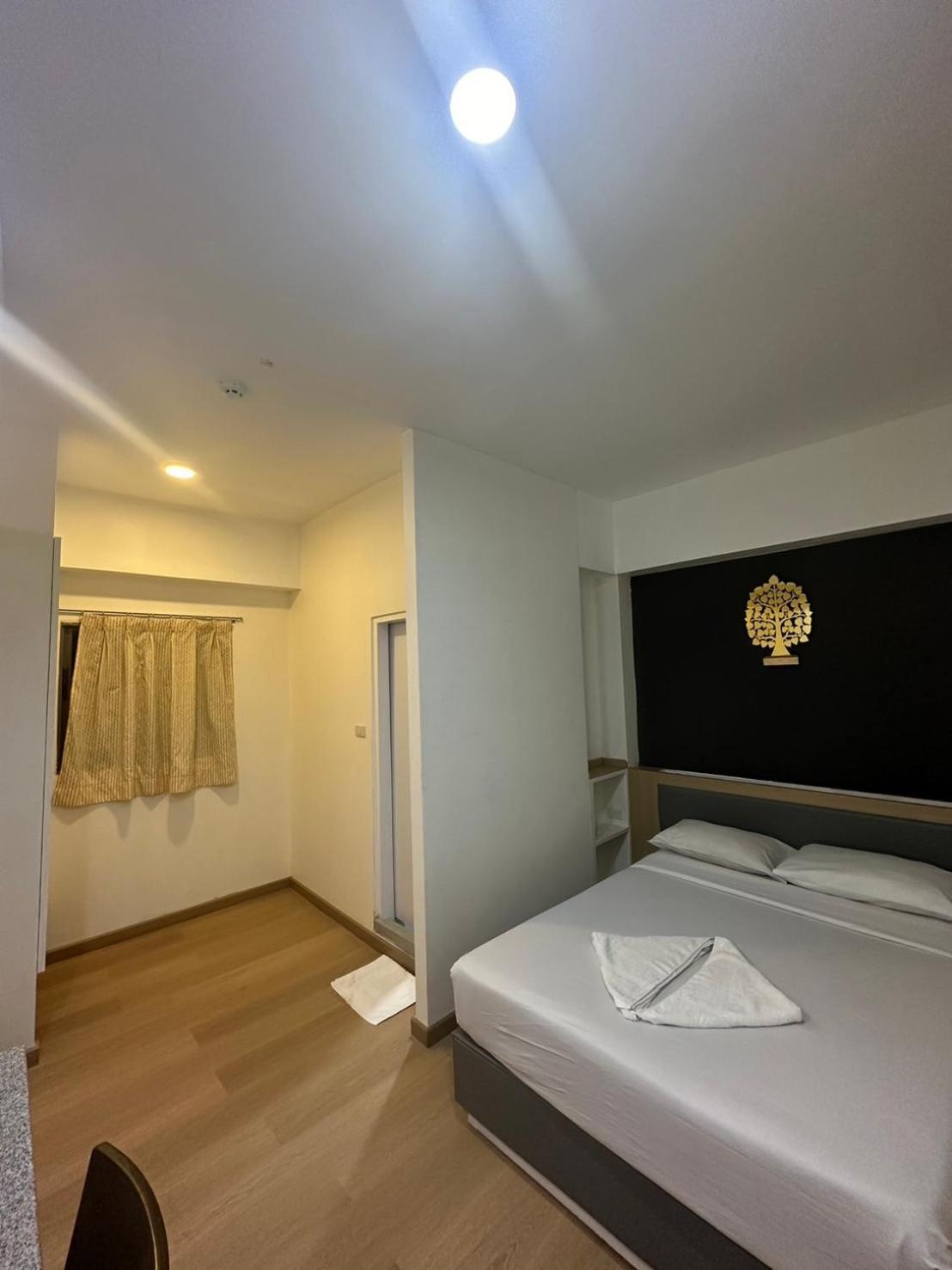 Royal Garden Home Hotel Bangkok Luaran gambar