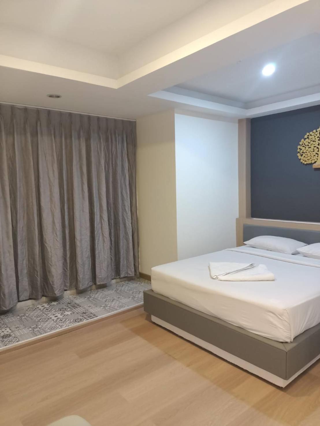 Royal Garden Home Hotel Bangkok Luaran gambar