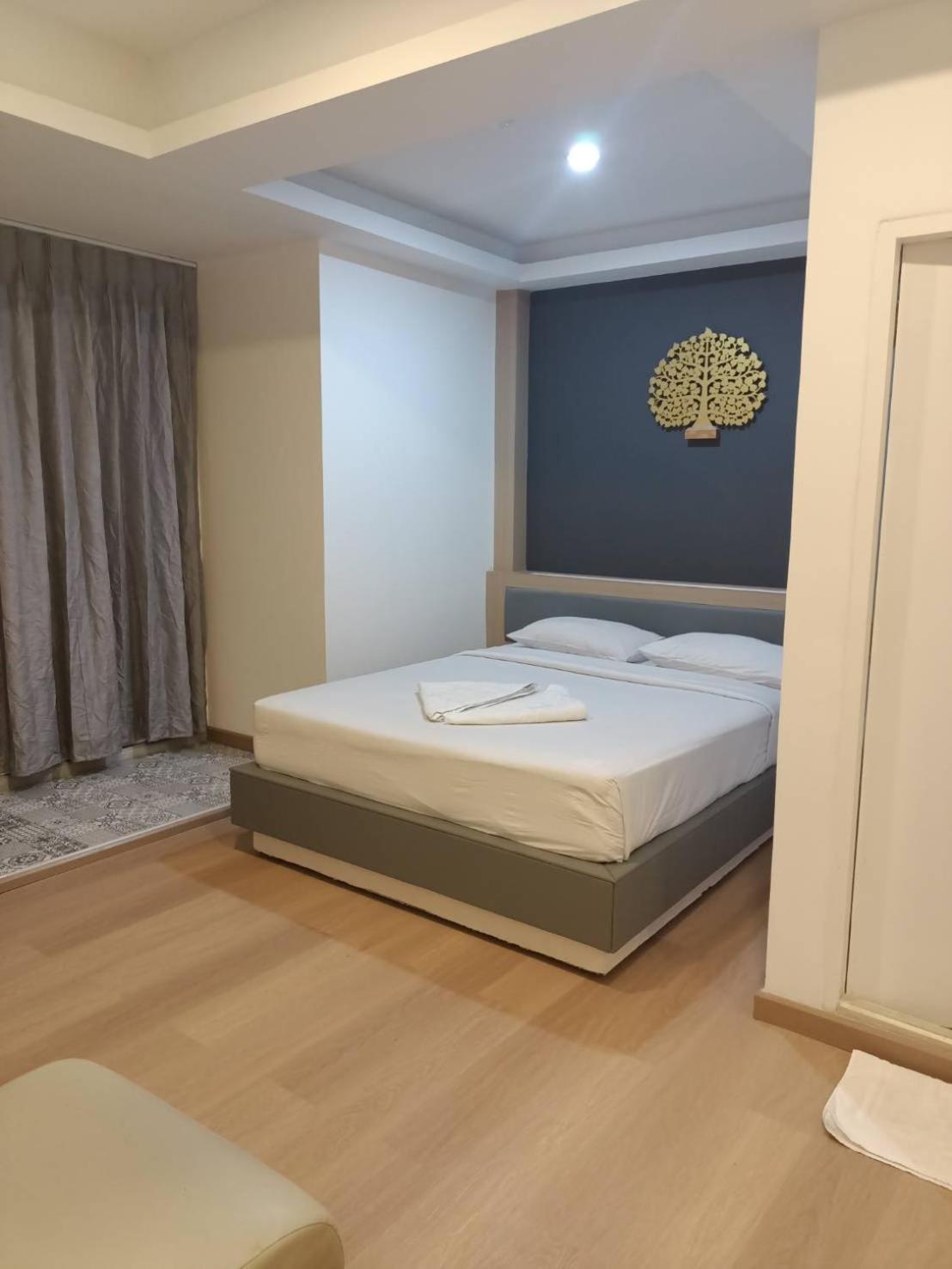 Royal Garden Home Hotel Bangkok Luaran gambar