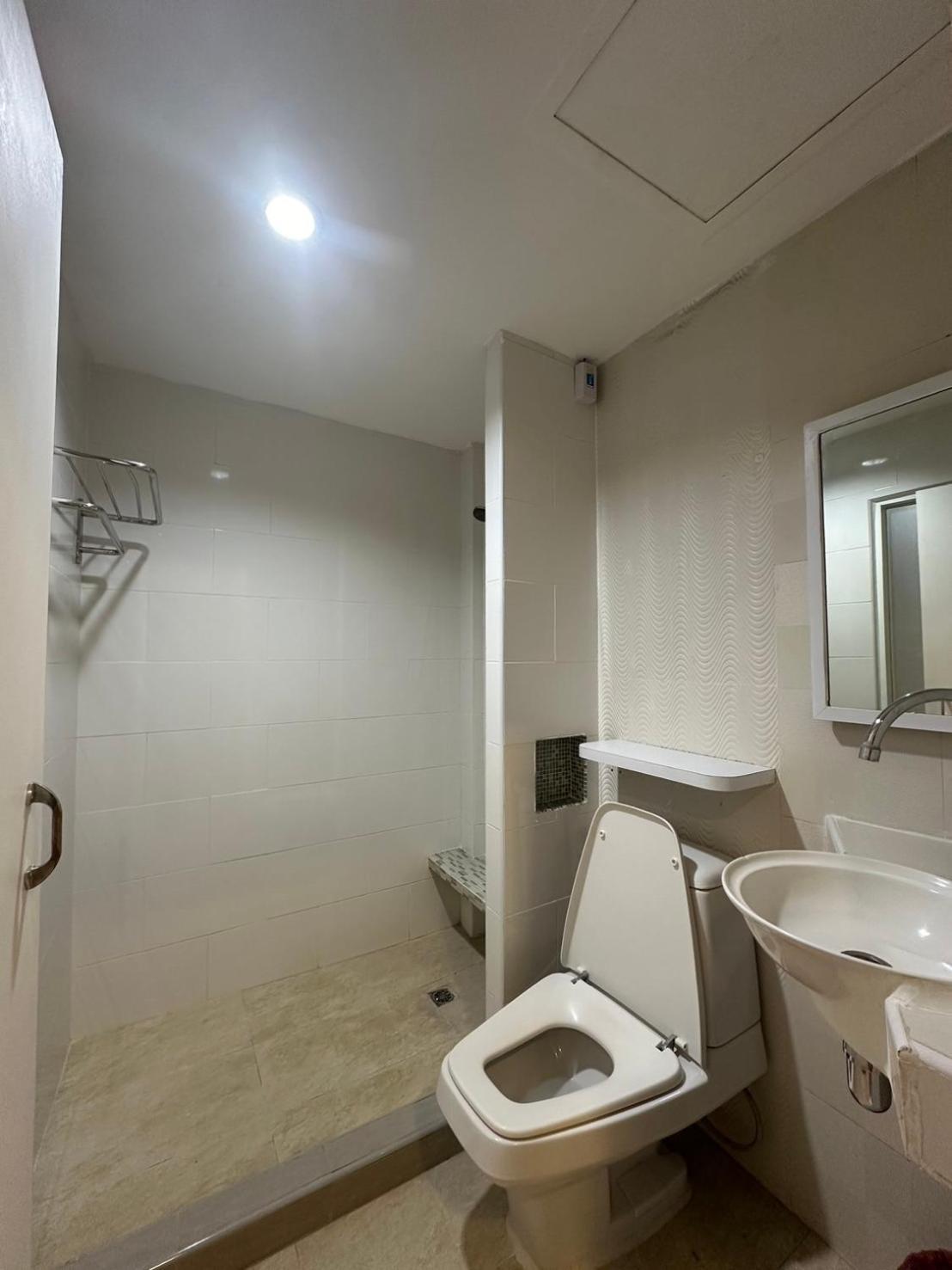 Royal Garden Home Hotel Bangkok Luaran gambar
