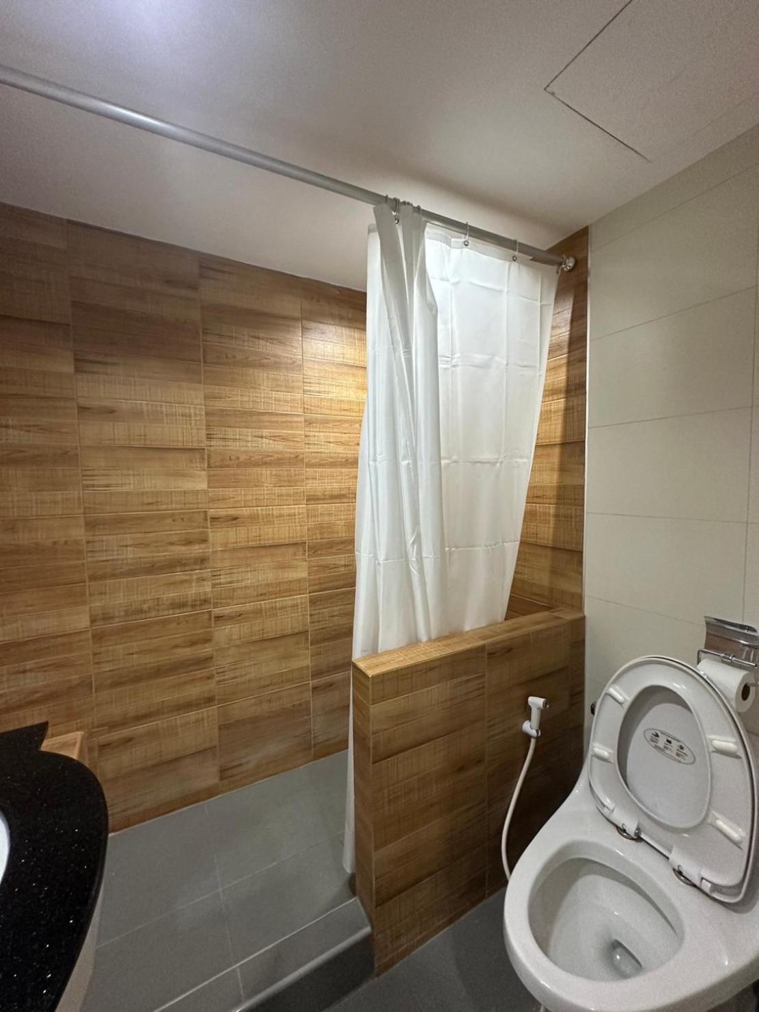 Royal Garden Home Hotel Bangkok Luaran gambar