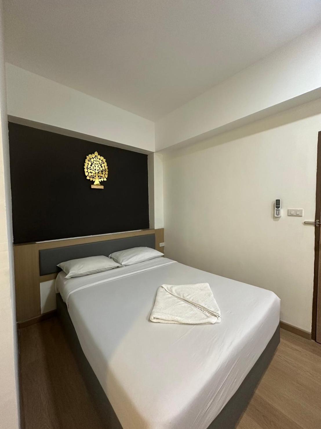Royal Garden Home Hotel Bangkok Luaran gambar