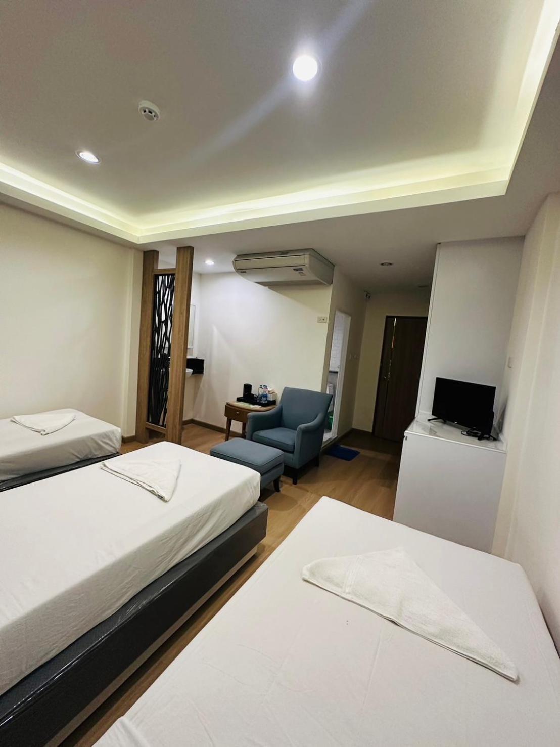 Royal Garden Home Hotel Bangkok Luaran gambar