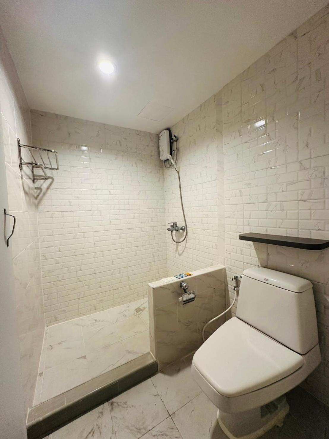 Royal Garden Home Hotel Bangkok Luaran gambar