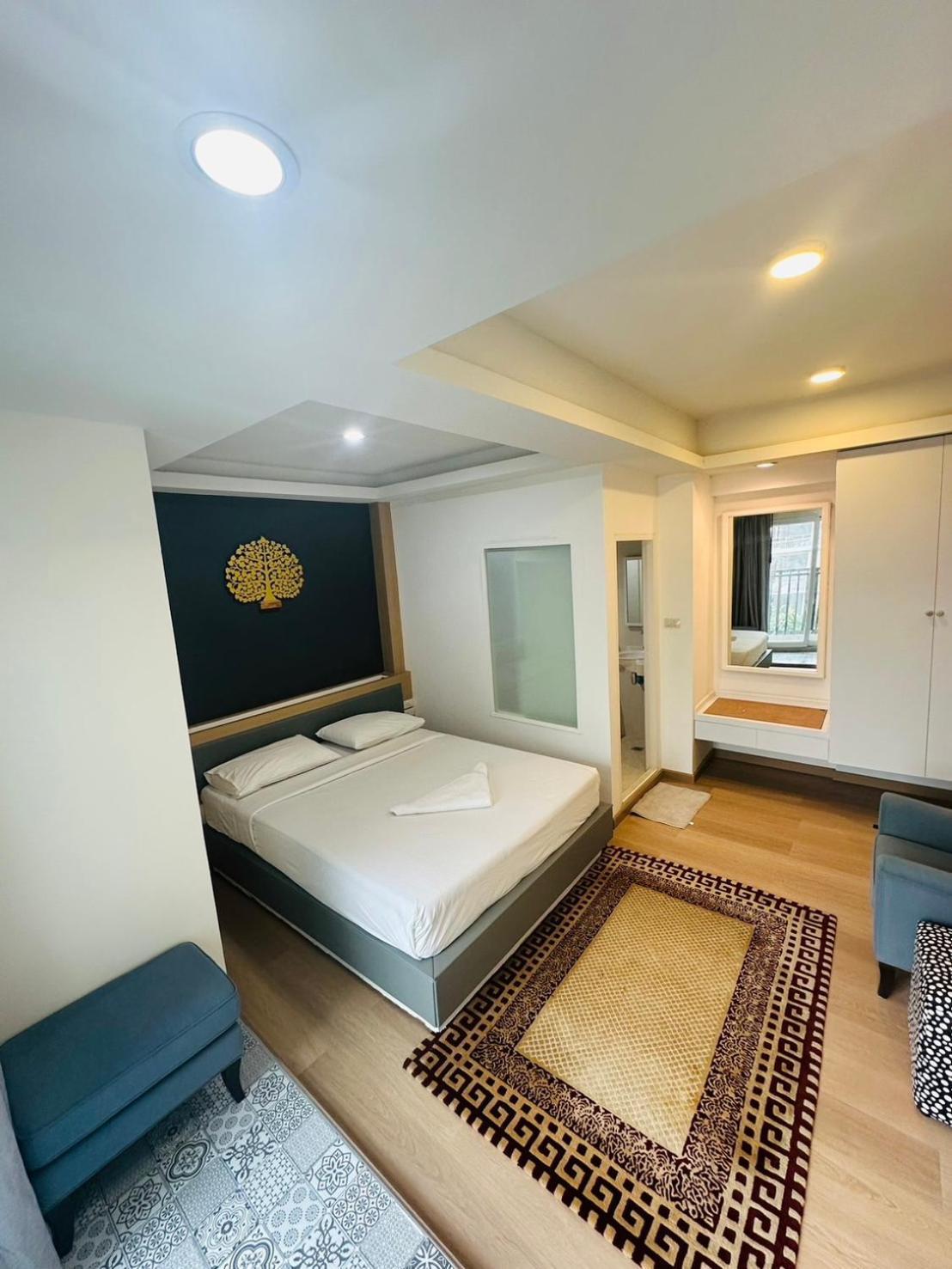 Royal Garden Home Hotel Bangkok Luaran gambar